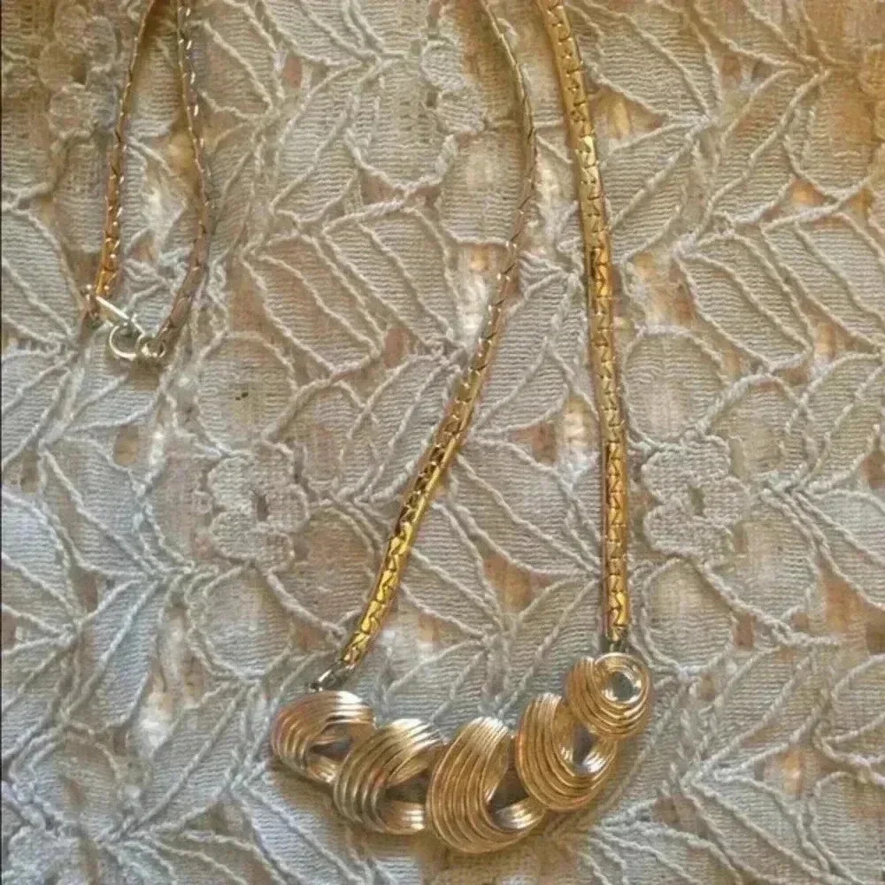 Vintage swirl silver necklace - Picture 3 of 4